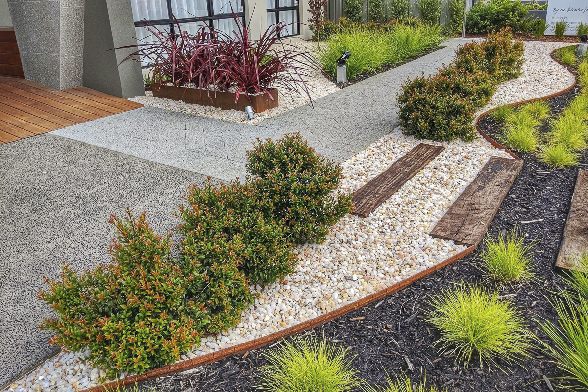 how to install landscape edging straight